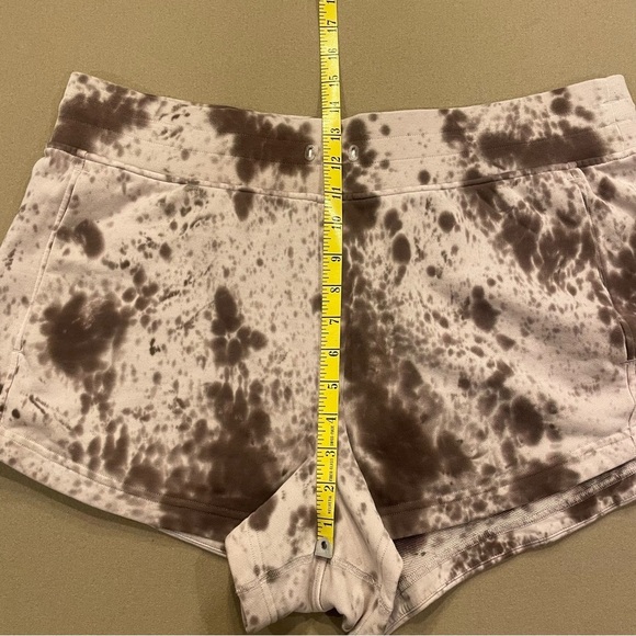 lululemon Women’s Inner GlowShorts 3” Terry Size 14 (Missing Drawstring) - Picture 8 of 11